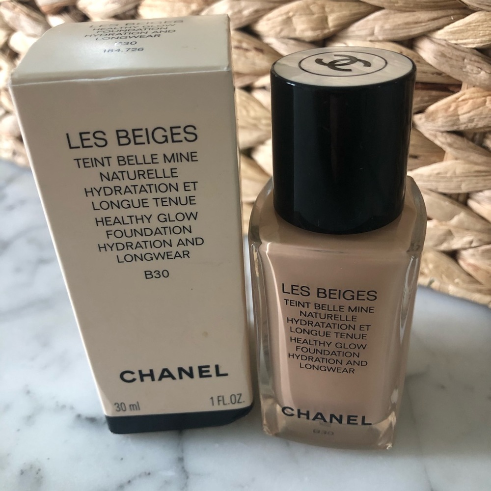 SOLD CHANEL LES BEIGES Healthy Glow Foundation